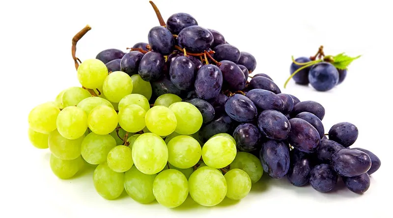 A është më i mirë rrushi i bardhë, apo ai i zi?