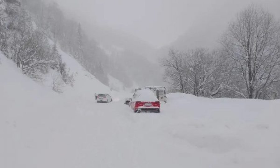 “Pas reshjeve të mëdha të borës në qendrën e skijimit në Brezovicë është shumë keq, ka 1 metër borë