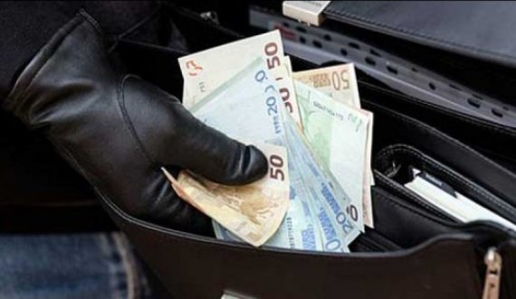 Zbulohen detaje të reja të plaçkitjes, mbi 40 mijë euro  u vodhën sot në grabitjen e armatosur në Prishtinë