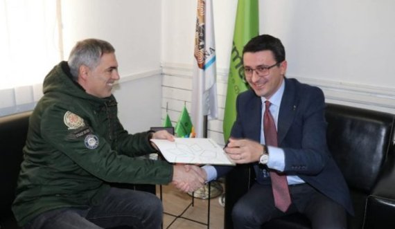 Pjestari i Shoqatës së të Shurdhëve punësohet në Termokos