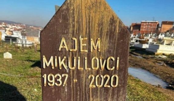 Ministri i Kulturës komenton gjendjen e varrit të Adem Mikullovcit