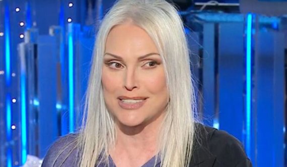 Fëmijët e këngëtares Anna Oxa, janë pajisur me pasaporta shqiptare