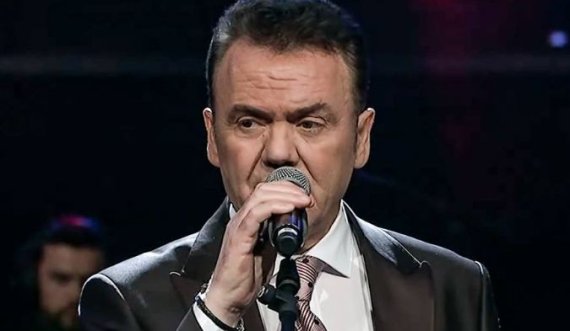 Ilir Shaqiri interpreton hitin e tij 'Sërish vjen marsi' në Kuvendin e Kosovës