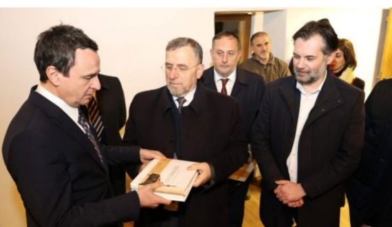 Kurti dhe Naim Tërnava vizituan xhaminë e 'Osman Efendiut'
