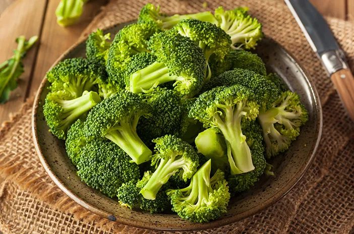 Njihuni me dobitë e brokolit