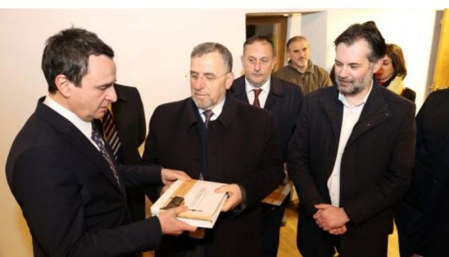 Kurti dhe Naim Tërnava vizituan xhaminë e 'Osman Efendiut'