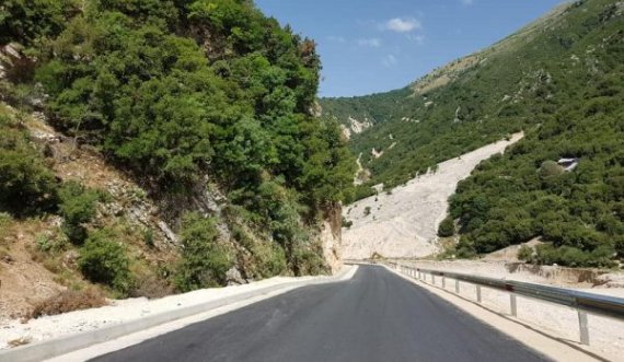 Kosova e Shqipëria kontraktojnë një kompani për ndërtimin e një rruge të përbashkët