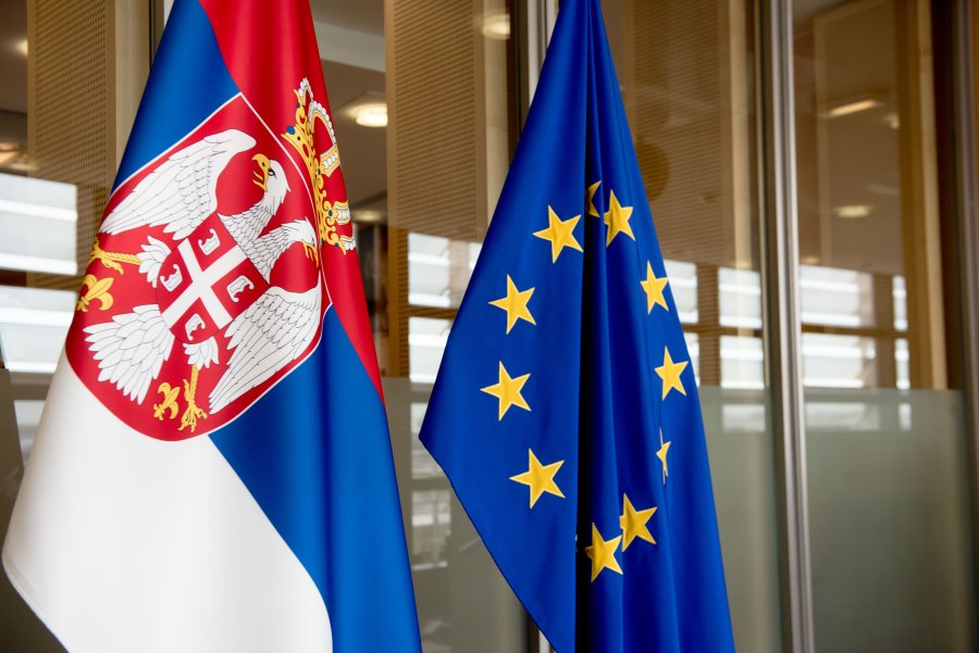 Nuk ka integrim të Serbisë në BE, me institucione që ndërtohen nga vota e fituar me abuzim të skajshëm, me krim