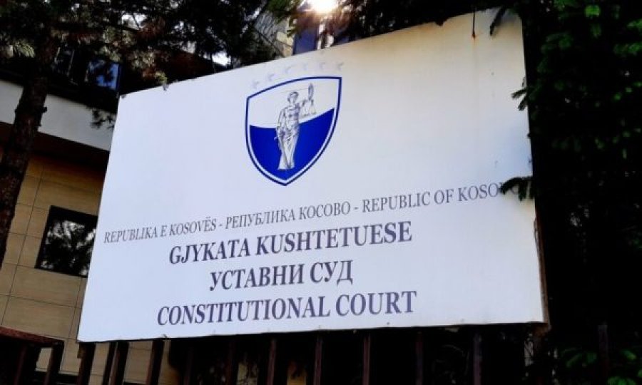 Kur ish-pushtetarët shpërfillën ligjet dhe vetë Kushtetutën, partitë politike bënin sehir