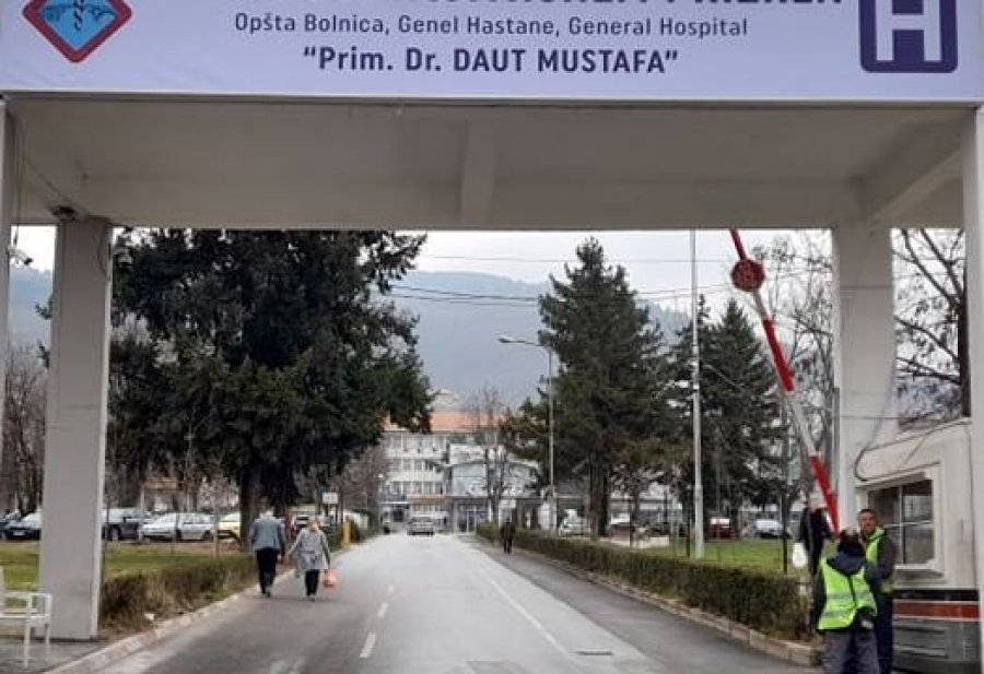 Ngrihet aktakuzë ndaj arkëtares së spitalit të Prizrenit, dyshohet se një pjesë të parave e mori për vete