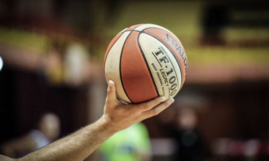 Qeni bën për spital yllin e basketbollit