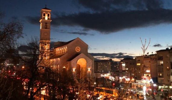 'Kosova Sot Online' ua uron të gjithë besimtarëve të krishterë festën e Krishtlindjes