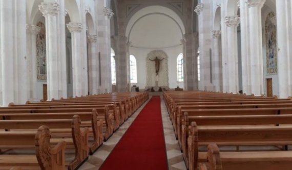 Programi për krishtlindje vazhdon edhe sot