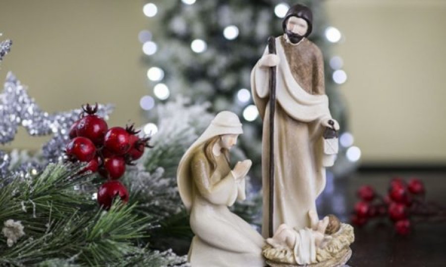 Dodë Gjergji në meshën e Krishtlindjes bëri thirrje për paqe e solidaritet