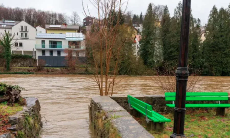 Përmbytje masive në Gjermani, evakuohen qindra banorë