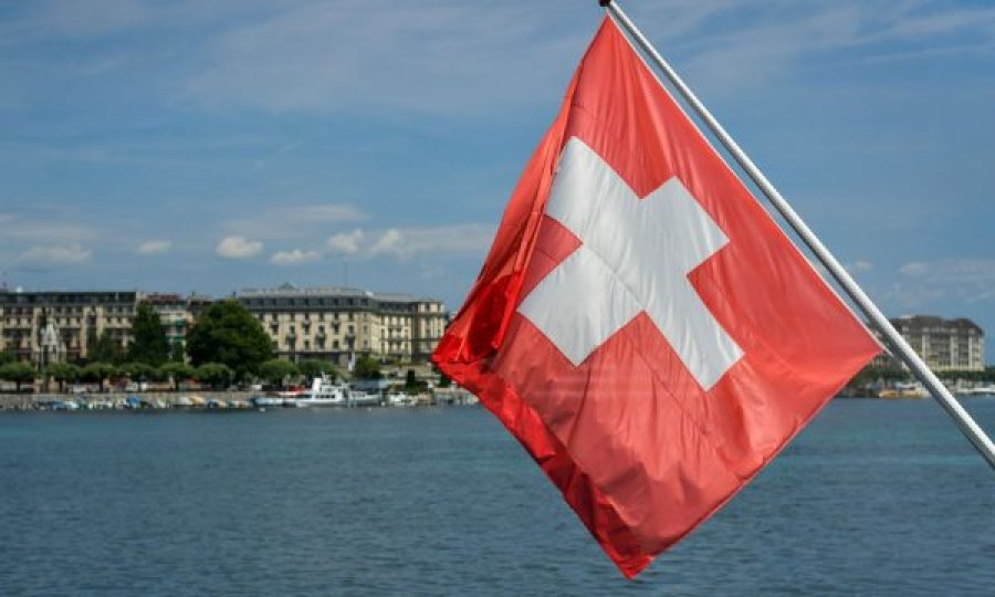 Shpërthen lufta  në Zvicer kundër orëve të falsifikuara,  1 milion copa të konfiskuara gjatë këtij viti