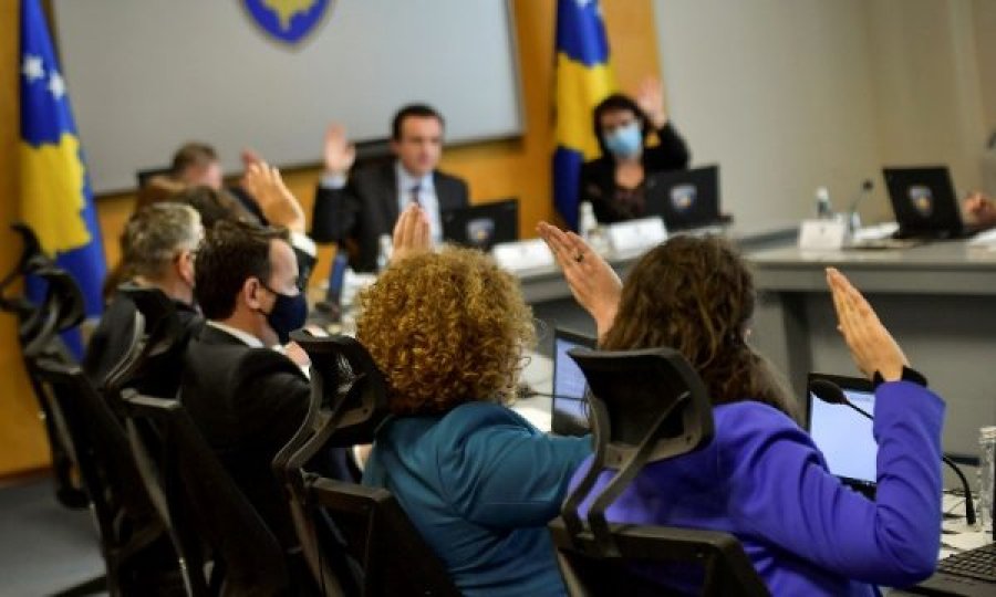 Qeveria e Kosovës sot mban mbledhje, paralajmërohet konferencë nga Kurti e Gërvalla