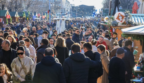 Udhëtime pa viza, koncerte, teatro e ushqime – çka do të bëjnë kosovarët pas 1 janarit