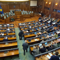 Kuvendi i Kosovës sërish shkon në pauzë