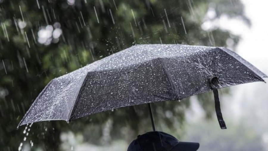 Moti me riga shiu dhe fjolla bore sot në Kosovë