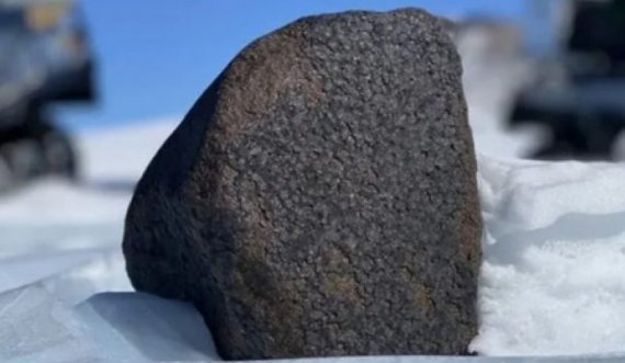 Gjendet meteor me peshë shtatë kilogramë