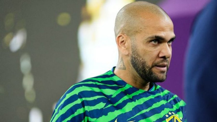 Dani Alves flet nga burgu