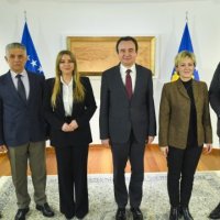 Tre deputetë nga Serbia në zyrën e Kurtit: Duam të drejta siç kanë serbët në Kosovë