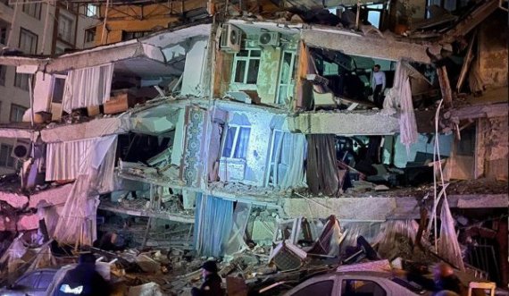 Shkon në 500 numri i të vdekurve nga tërmeti në Turqi e Siri