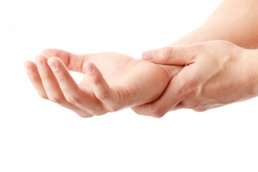 Zvogëloni dhimbjet në kyçin e dorës dhe në ligamente për pak minuta!