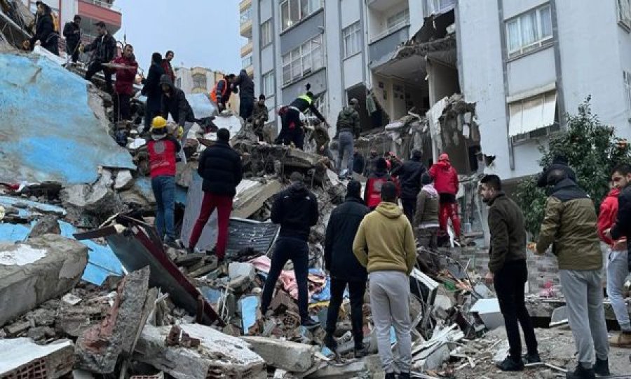 Nga pasojat e tërmetit në Turqi, 14 volejbolliste vazhdojnë të mbeten të “zhdukura” dikund nën rrënoja