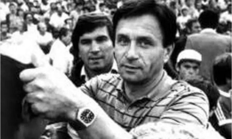 Mediumi i madh kroat kujton karrierën e legjendës me futbollistët kosovar: Qiro Bllazheviq ua mori zemrën tifozëve kur e drejtoi Prishtinën në vitin 1985