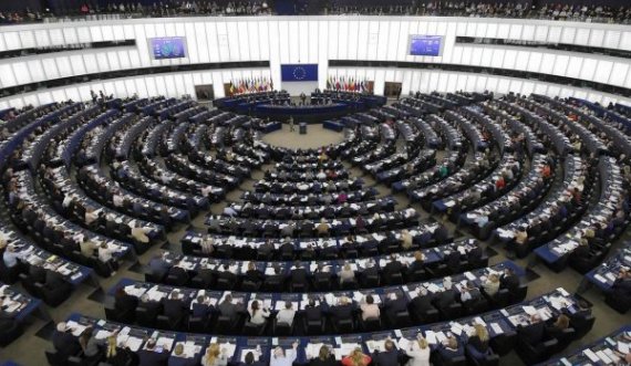 Parlamenti Evropian u bën thirrje Kosovës dhe Serbisë të avancojnë në procesin e dialogut