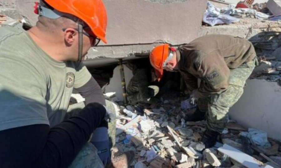 70 orë nën rrënoja, shpëtohet 7-vjeçari në Turqi
