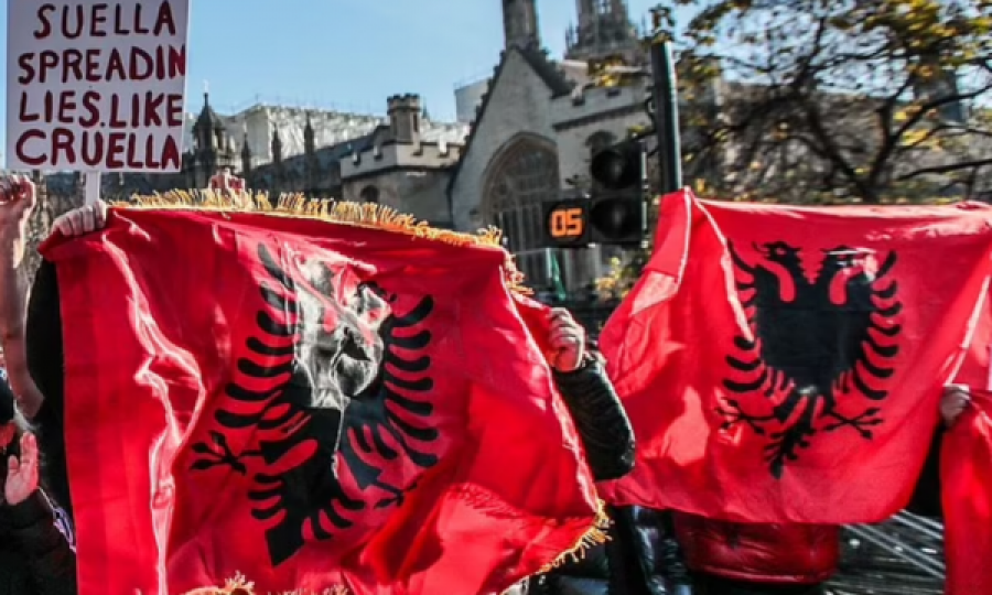 Dy shqiptarët që organizuan protestën në Londër: U tallën me qeverinë