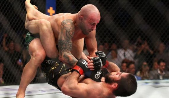 Pamje nga dueli kryesor i UFC 284 – kështu  e  mbrojti titullin  Islam Makhachev  ndaj Alexander Volkanovski