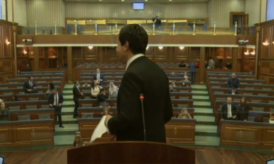 Kryeministri Kurti e lëshon seancën e Kuvendit