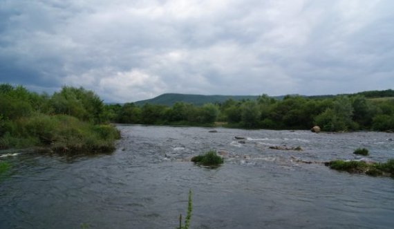 Një grua gjendet e vdekur në lumin Ibër