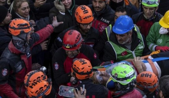 11 ditë pas tër'metit në Turqi është shpëtuar një burrë