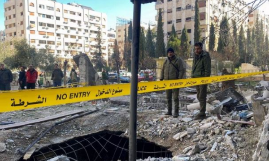 Raketat izraelite godasin ndërtesat e Damaskut