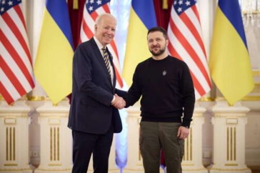 Biden shkon në Kiev, pritet nga presidenti Zelensky