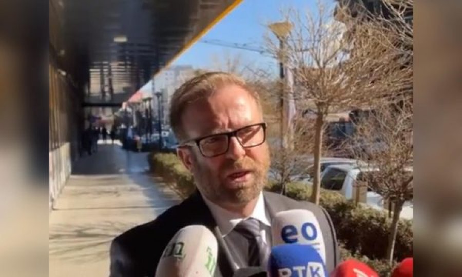 Abazi: Kur hyn palaçoja në pallat mbretëror, nuk bëhet mbret