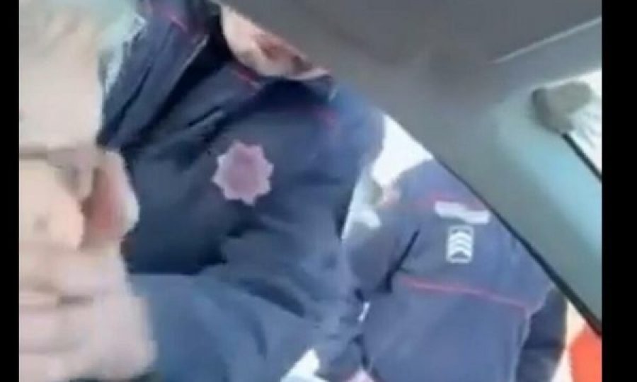 Polici sulmon brutalisht profesorin shqiptar 