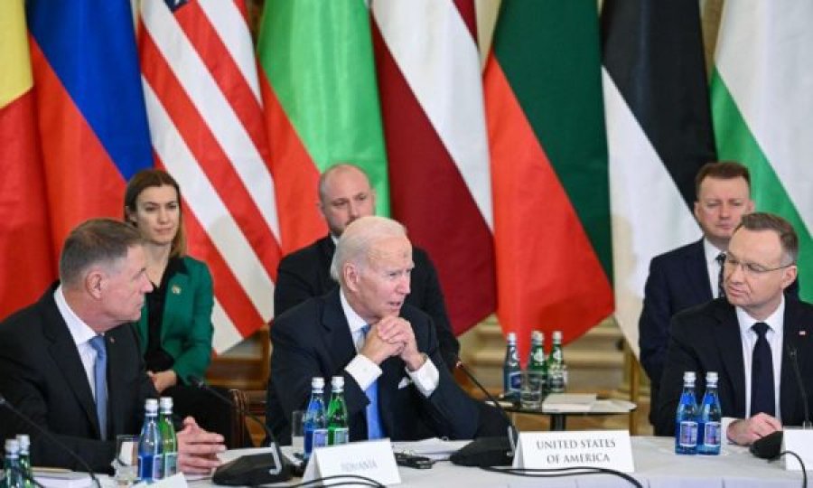 Biden takohet me krerët e krahut të NATO-s