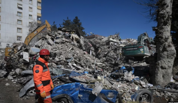 Nga tërmetet në Turqi dhe Siri, shkon  mbi 50 mijë numri i të vdekurve në të dyja shtetet  