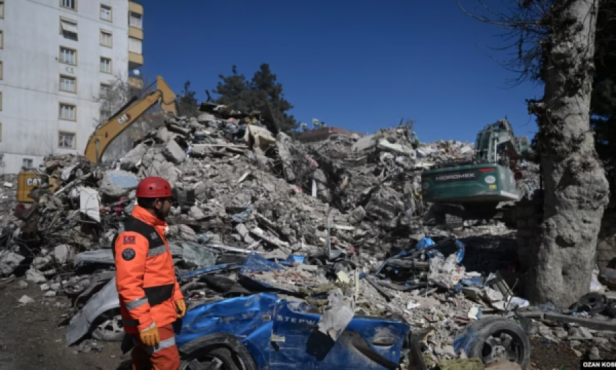 Nga tërmetet në Turqi dhe Siri, shkon  mbi 50 mijë numri i të vdekurve në të dyja shtetet  