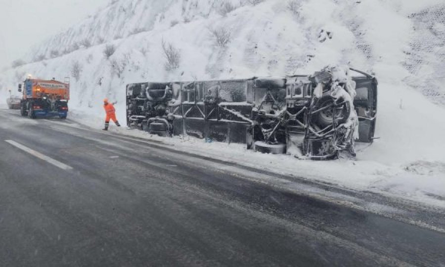 Autobusi me pasagjer shqiptar përmbyset në Kroaci