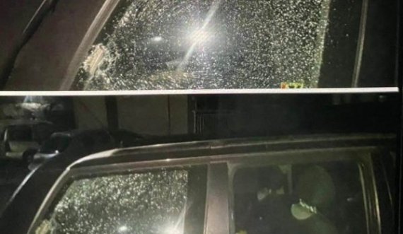 ​Sulmohet vetura e qytetarit serb në veri të Kosovës, në veturë kishte fëmijë