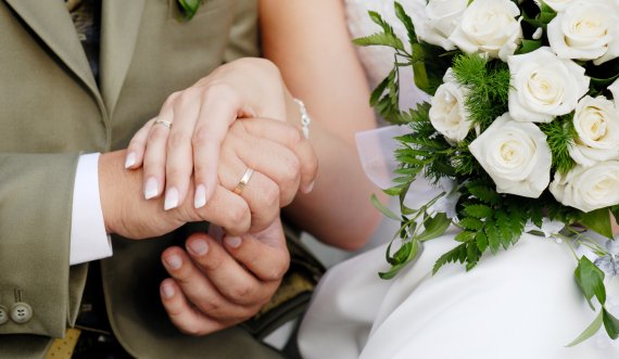 INSTAT: Shqiptarët po martohen gjithmonë e më pak