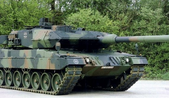 Ukraina merr tanket e para leopard 