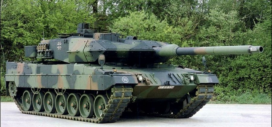 Ukraina merr tanket e para leopard 